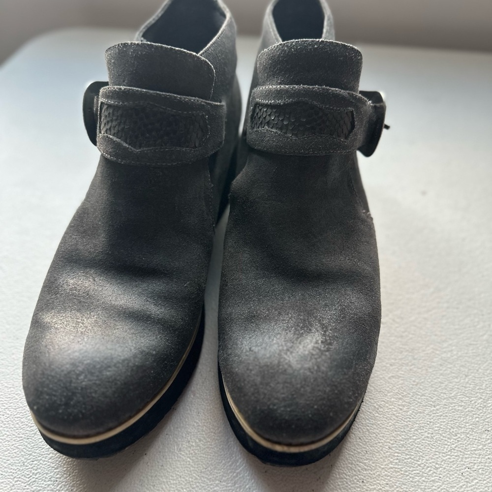 Silent D booties - Picture 8 of 8
